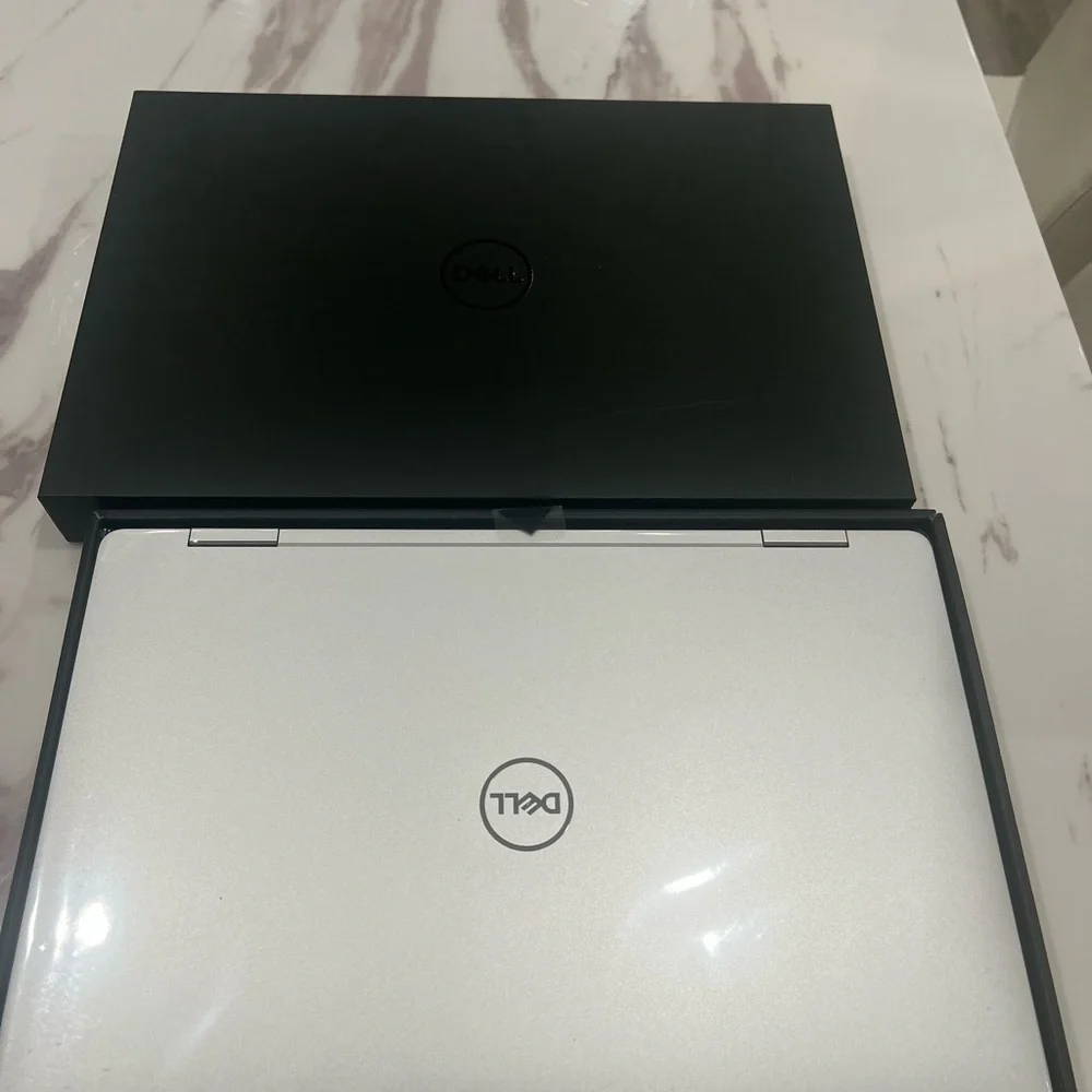 Dell Laptop XPS 15 2 in 1 touch screen